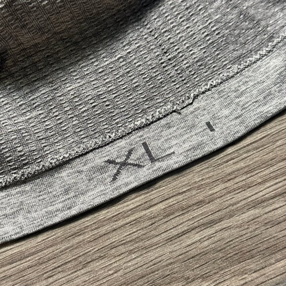 Lululemon Men's Metal Vent Tech 1/2 Zip - Grey - Picture 6 of 8